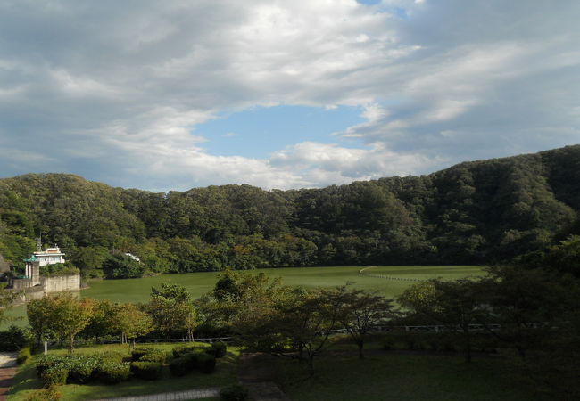 水が綺麗じゃないけど、紅葉の時期などはいいかも？