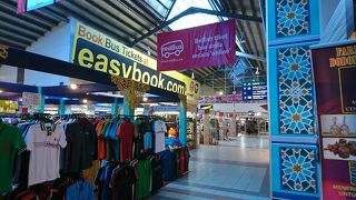 活気があるバスターミナル