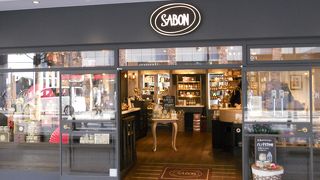 「元町プラザ」の１階に入っています