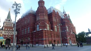 国立歴史博物館の前