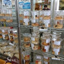 農産物直売所のカブトムシ