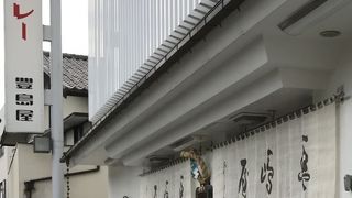 本店限定のグッズが販売されている