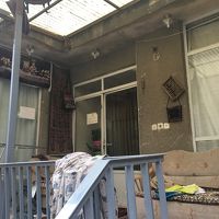 母屋。食事の際だけこちらを利用