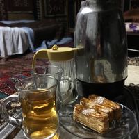 ウェルカムサフランティーと茶菓子