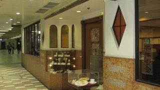 食堂街にあります