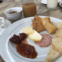 朝ご飯はバイキング式。メニューは豊富です