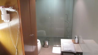 コンコースＥ付近にあるロイヤルシルクラウンジ