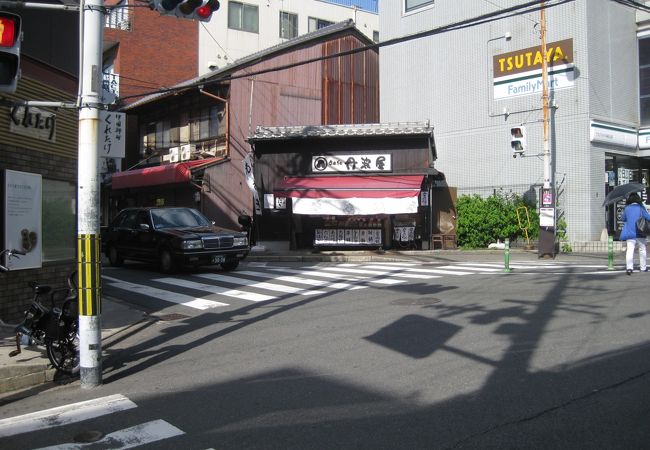 近鉄桃山御陵前駅横のおはぎの店