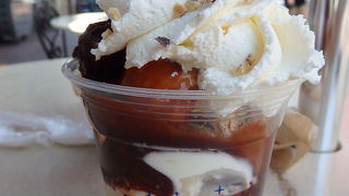 暑いアナハイムで食べるギラデリのパフェは最高です！