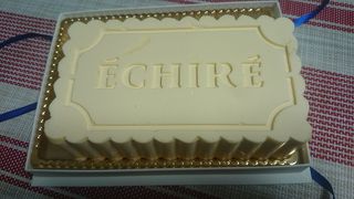 バターケーキのために一時間半前から並びました