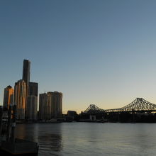 目の前がブリスベン川で雰囲気最高です☆