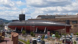 退役した潜水艦が資料館になっています。