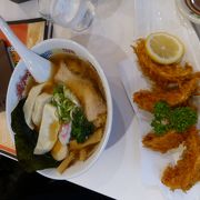 ラーメンと餃子を食べられます