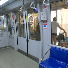 ターミナル間のモノレールです