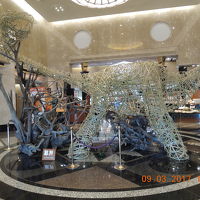 9月にメッセで恐竜展が開催時のロビーの造形物