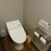 トイレはバスとは仕切られています．