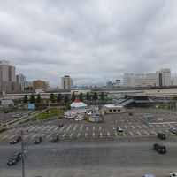 宇都宮駅東口との間に宇都宮餃子館などがあります．