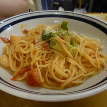 こちらはシーフードのクリームパスタ