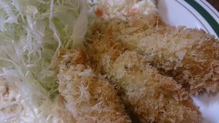 今シーズンの初牡蠣はかつれつ四谷たけだで。