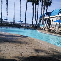 屋外プールあり