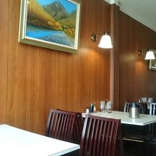 静かで落ち着いた店内