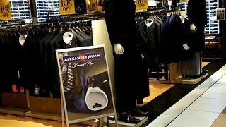 八重洲地下街にあるタカキュー