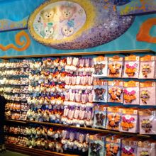 ダッフィーグッズが豊富な店内