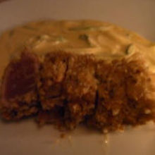 和のテイストもありマグロ＋ライスクラッカー