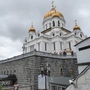モスクワ川沿いにある救世主キリスト聖堂