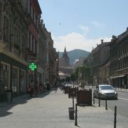旧市街地の西側を通る通りです。