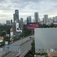 ホテルの部屋の窓から見た景色。