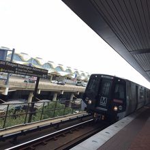 空港からの電車