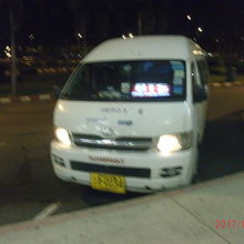 各方面に大型バスが、コンビニ＆トイレも有るよ。