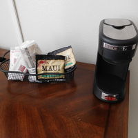 部屋置きのコーヒーは、最近流行のパックタイプだった。