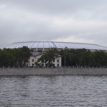 モスクワ川から見たルジキニスタジアム
