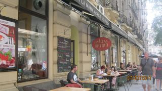 手軽な値段のレストランです。