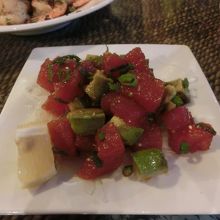 マグロとアボカドのポキ