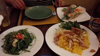 ホイアンで一番人気の行列のできるレストラン