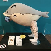マスコットキャラクターのタラ夫（等身大）