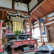 応仁の乱も関係する当院の展示物は個性があり見入ってしまう。