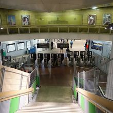 エスカレーターは一部使えず。