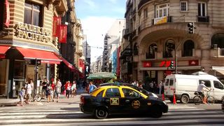 東京同様流しのタクシーが多く、昼夜問わずすぐキャッチ出来た