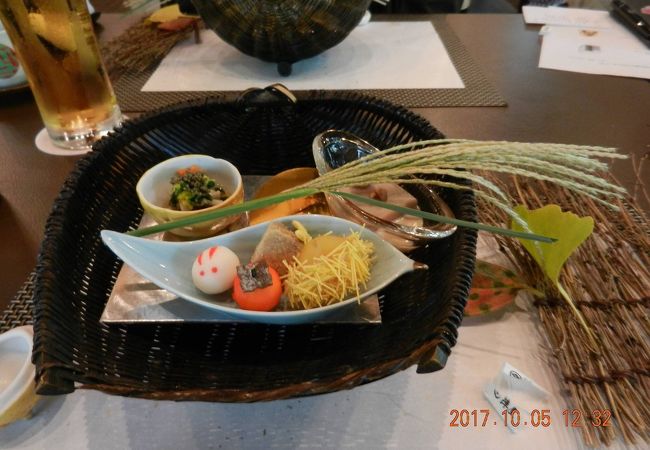 陣屋 賑わい亭