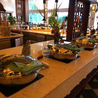 朝食はビュッフェ。