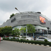 場所はリンカム交差点です