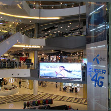 吹き抜けが何か所もありますし…