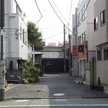 道路からの入り口