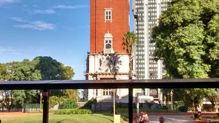 レティロ駅および巨大バスターミナルの近く