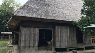 南西部に分布する分棟型農家の典型