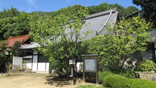 古寺巡りで訪問。御袖天満宮に隣接しています。